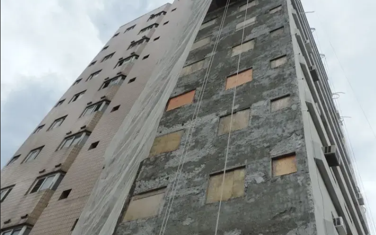 fachada revitalizada com textura técnica